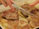 Вратни свински пържоли със сос „Велуте“ 3